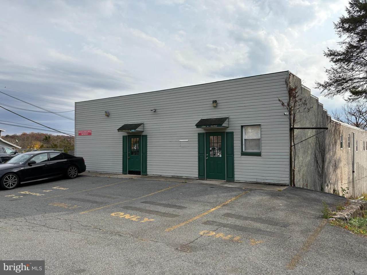 4228 St Lawrence Avenue - Photo 1