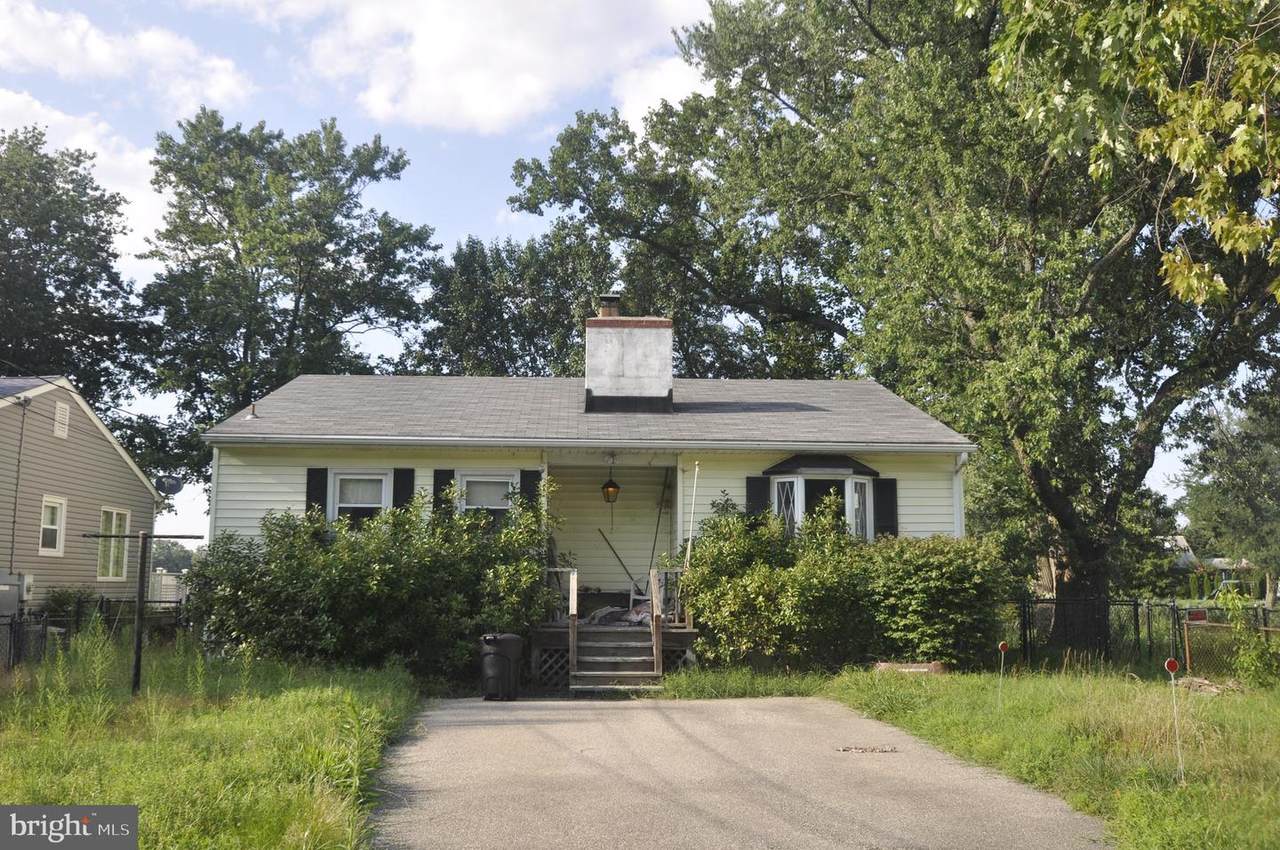 2004 Gooseneck Road - Photo 1