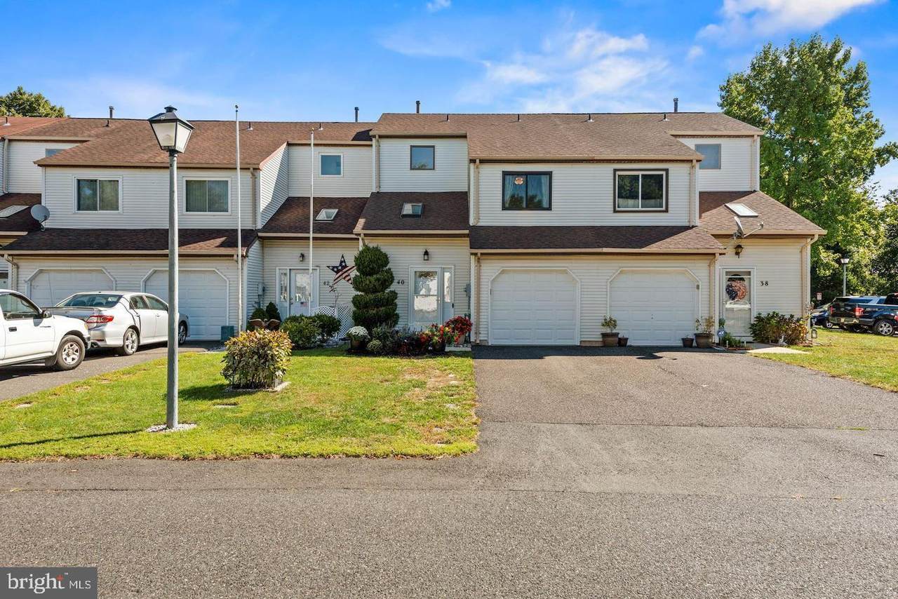 40 Saffron Drive - Photo 1