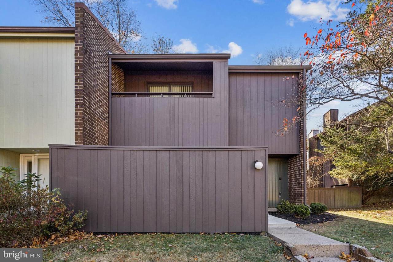 2015 Wethersfield Court - Photo 1