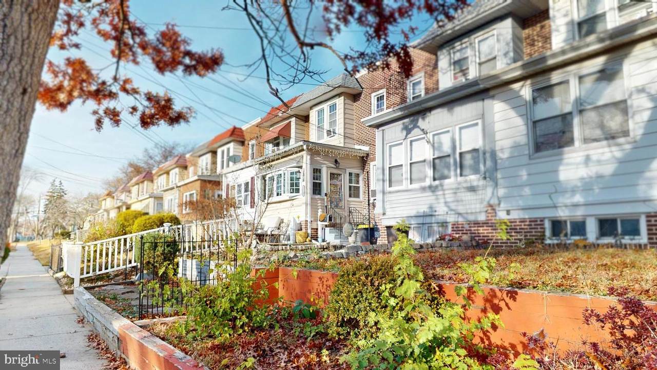 1824 44TH Street - Photo 1