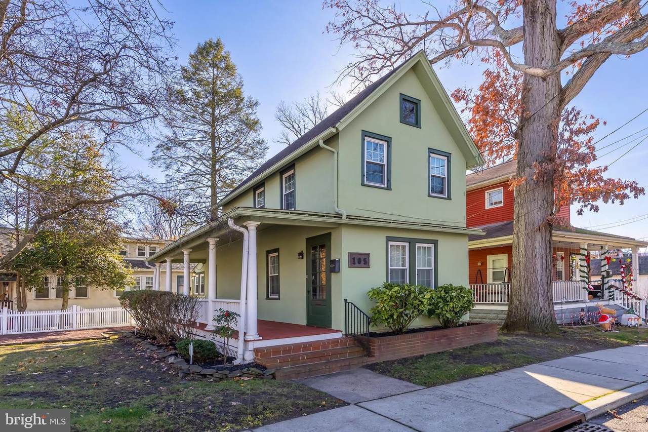 105 Holly Avenue - Photo 1