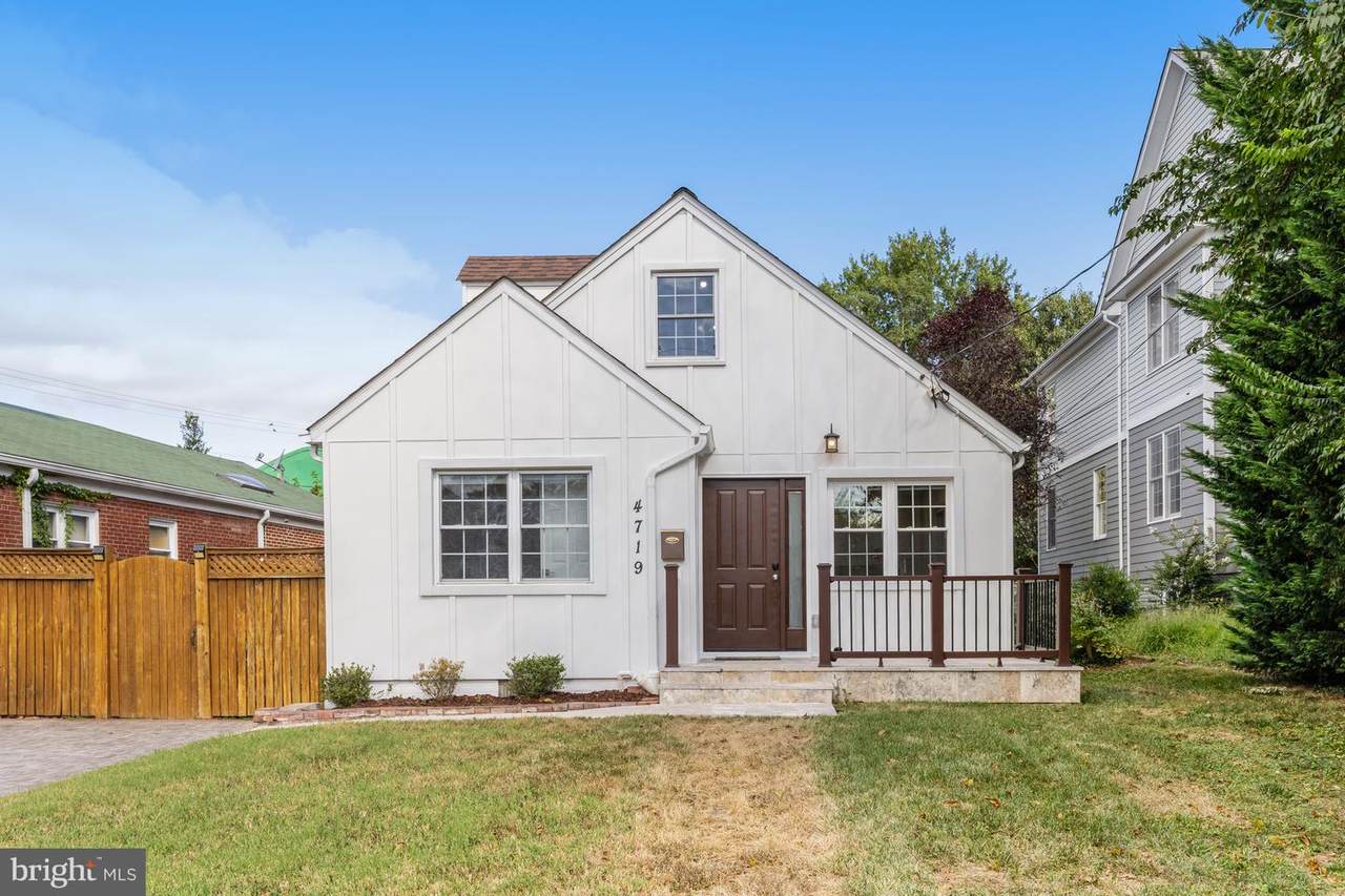 4719 25TH Street - Photo 1