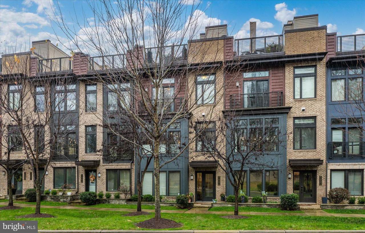 406 Barlow Place - Photo 1