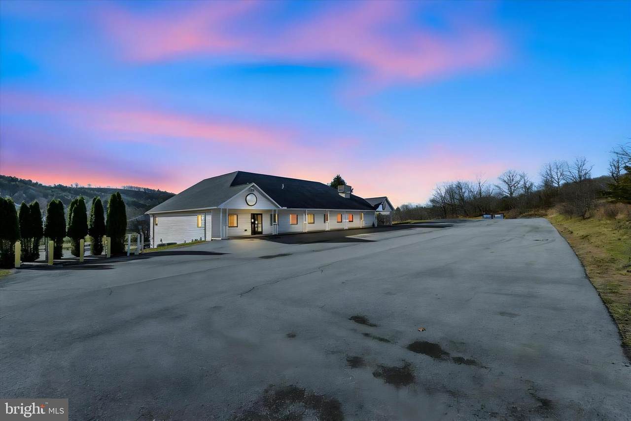 200 Pinebrook Place - Photo 1