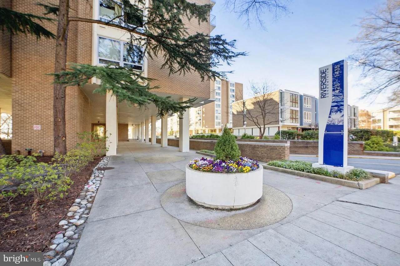 1435 4TH Street - Photo 1