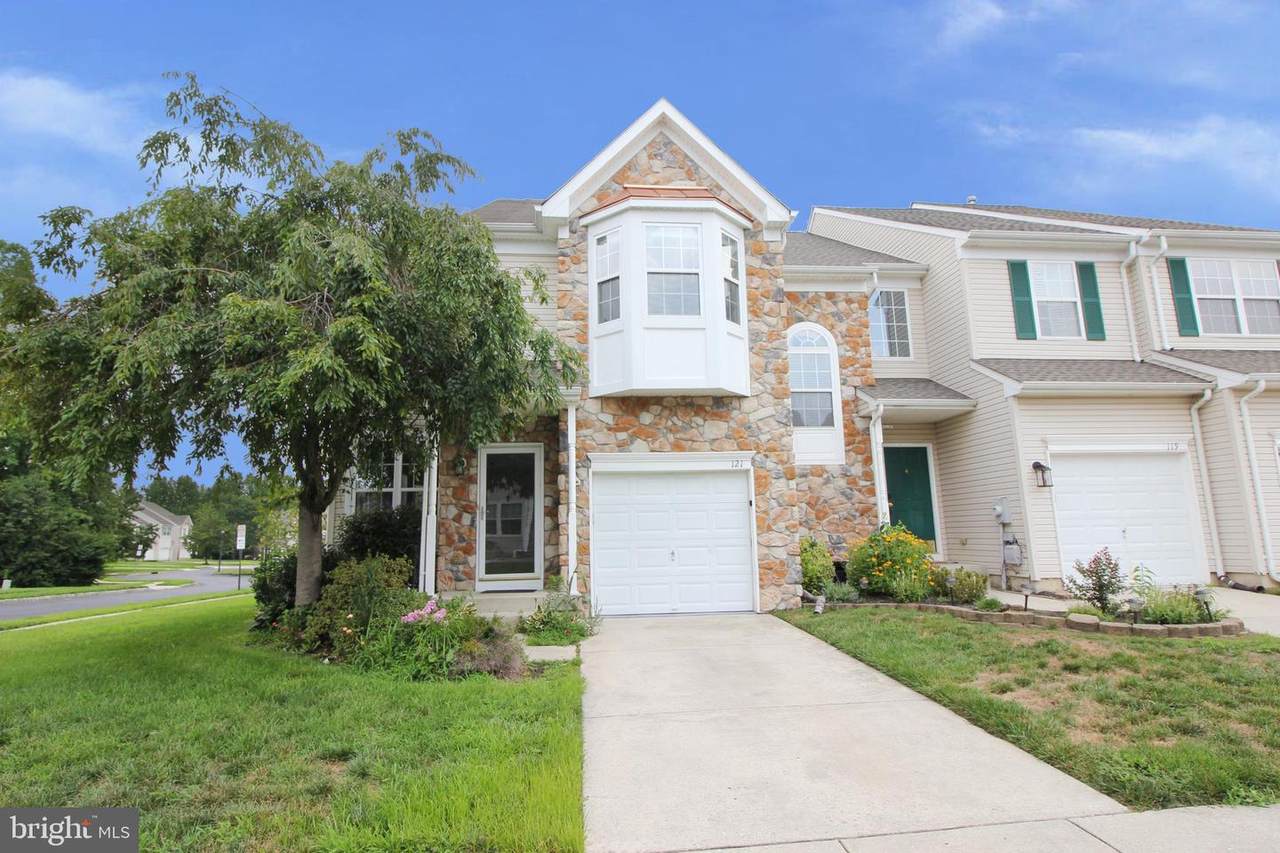 121 Beacon Drive - Photo 1