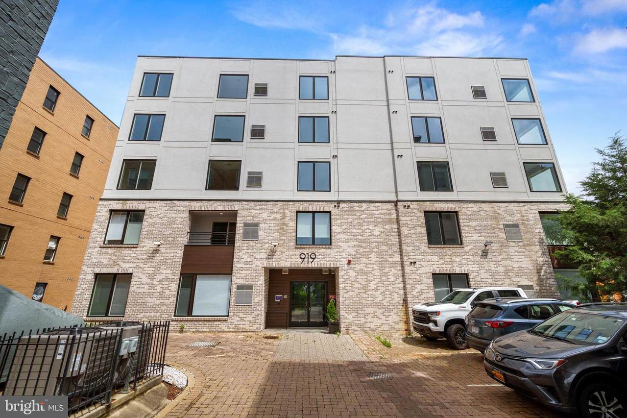919 12TH Street - Photo 1