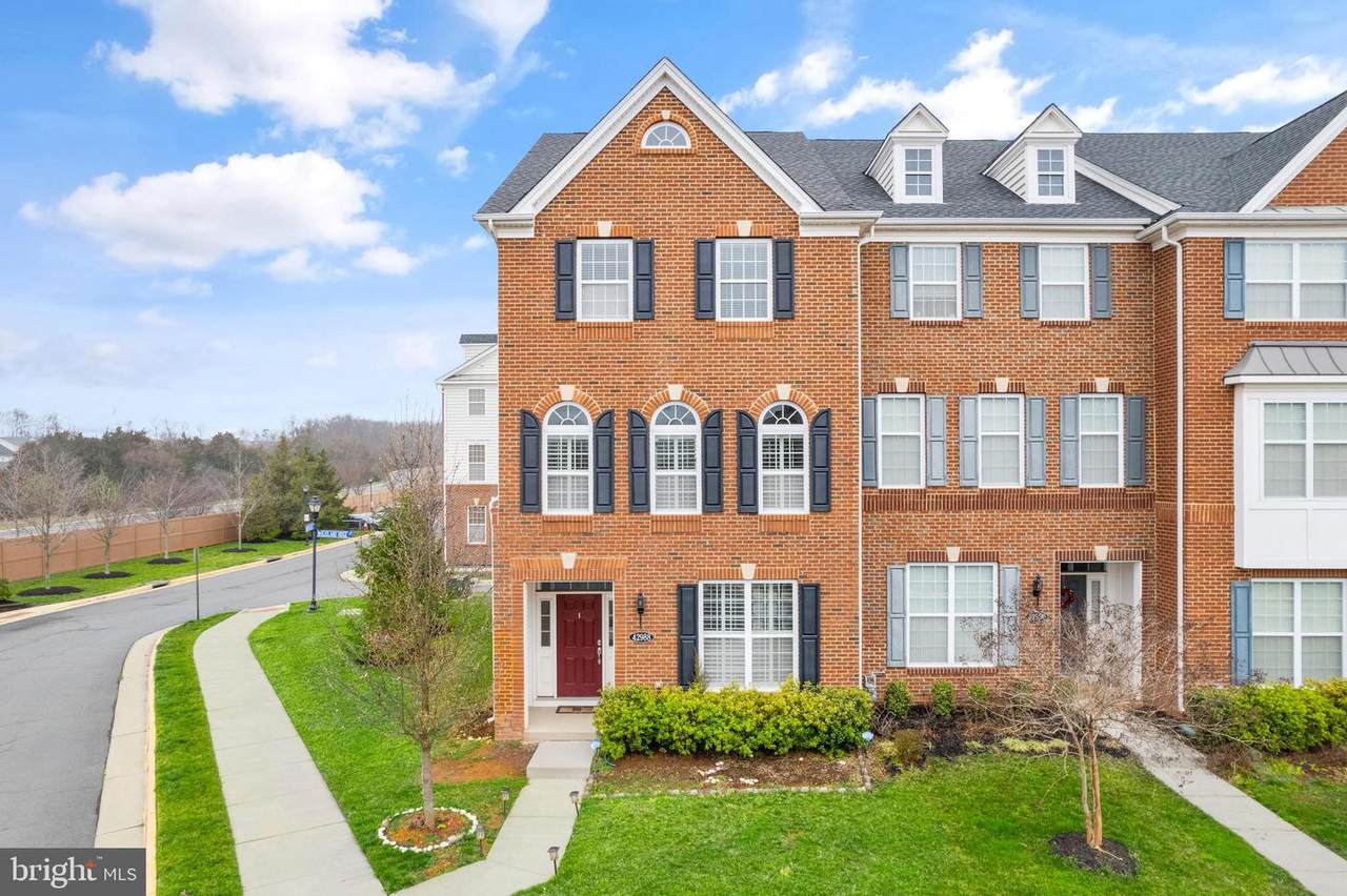 42988 Atoka Manor Terrace - Photo 1