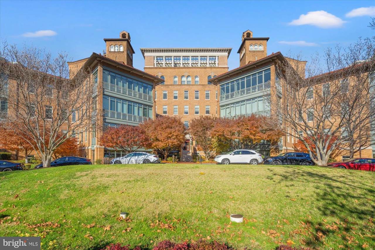 2425 L Street - Photo 1