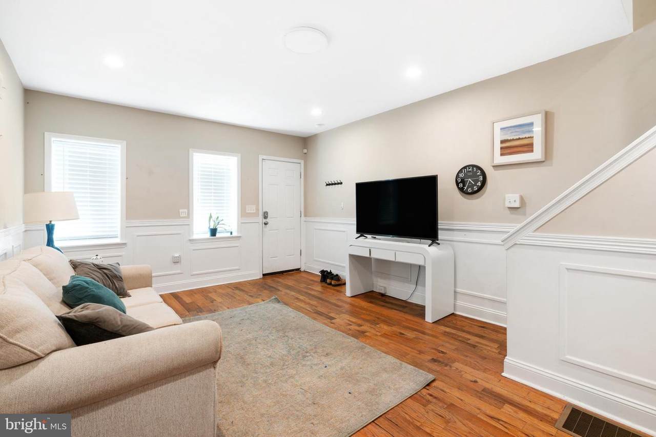 1609 Stiles Street - Photo 1