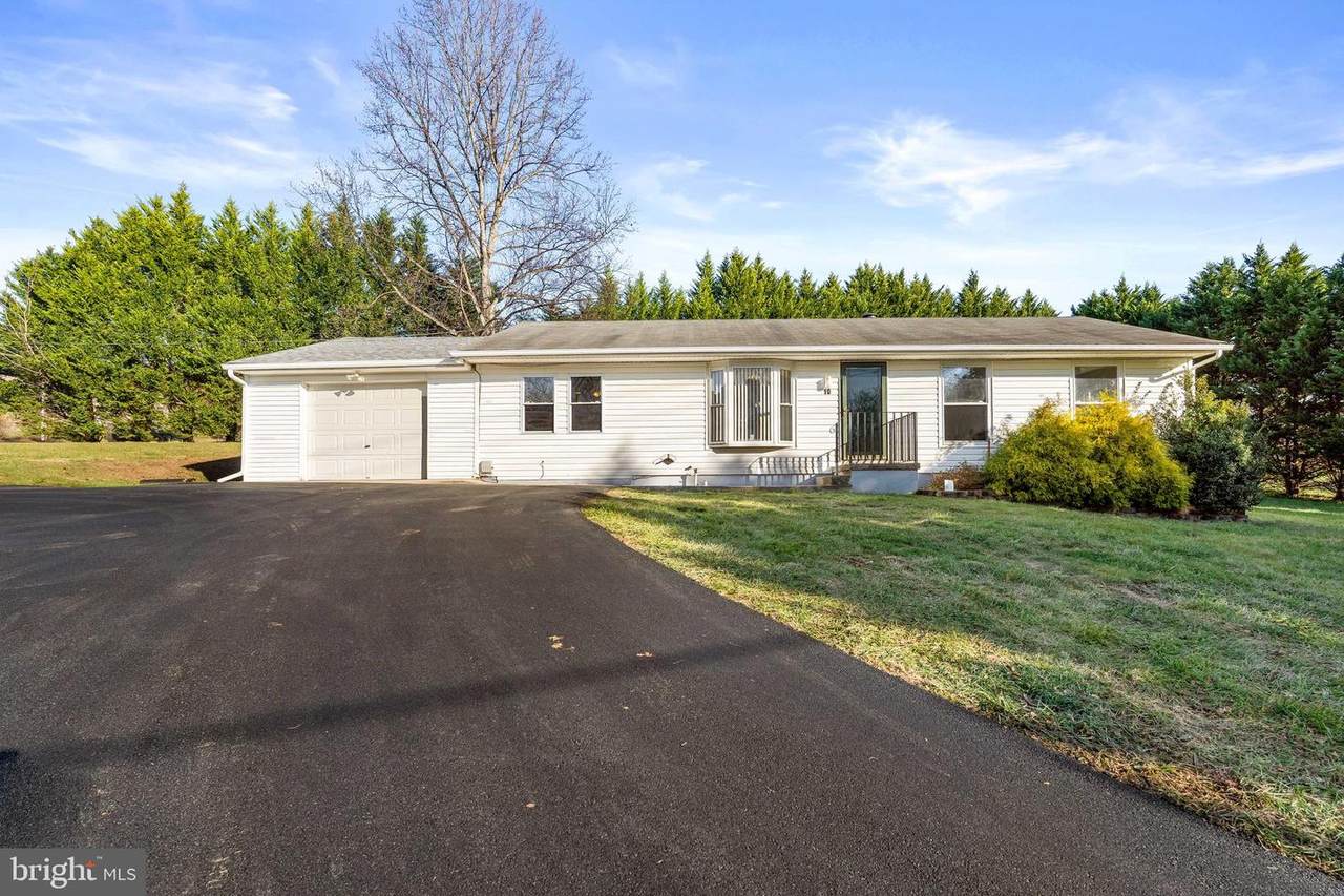 10 Hills Drive - Photo 1