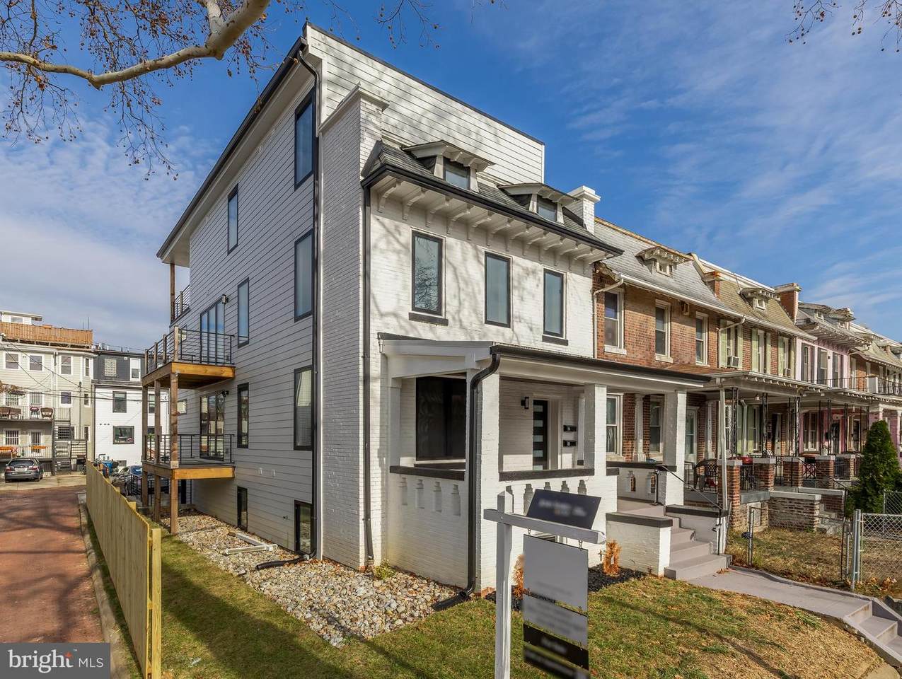 641 Quebec Place - Photo 1