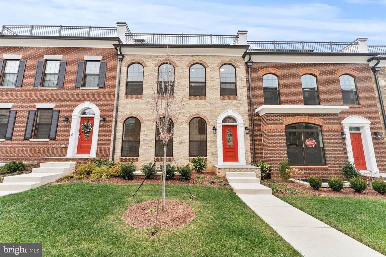 608 Catamaran Way - Photo 1