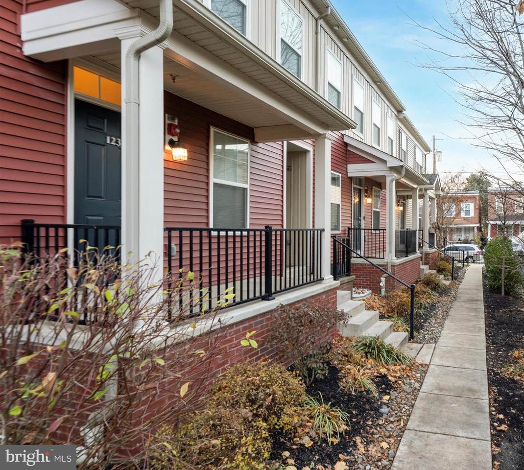 1515 Dekalb Street - Photo 1