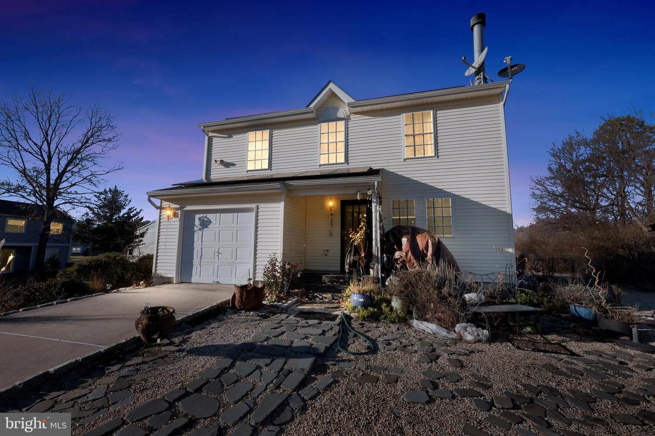 2371 Bellevue Avenue - Photo 1