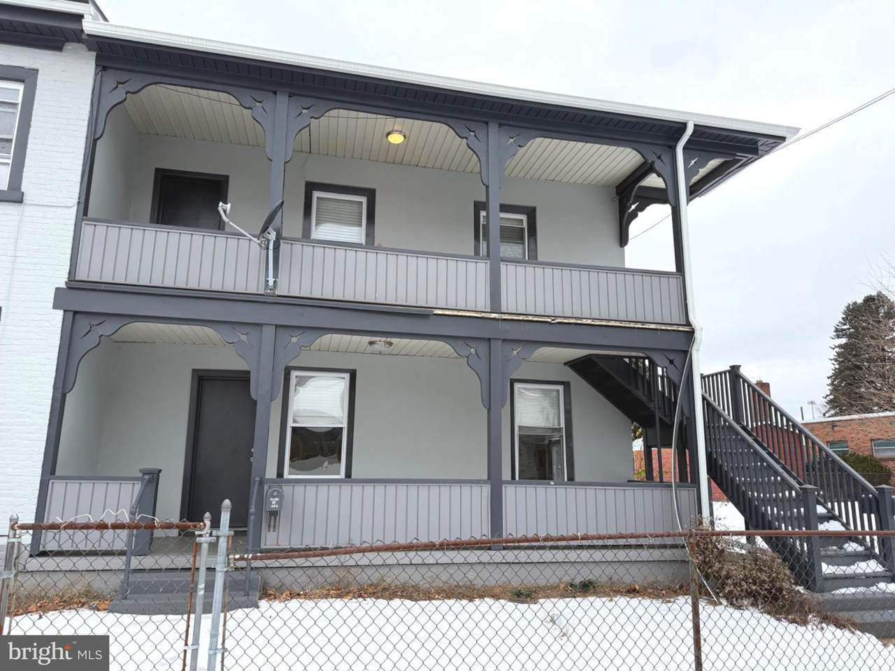 67 Washington St - Photo 1