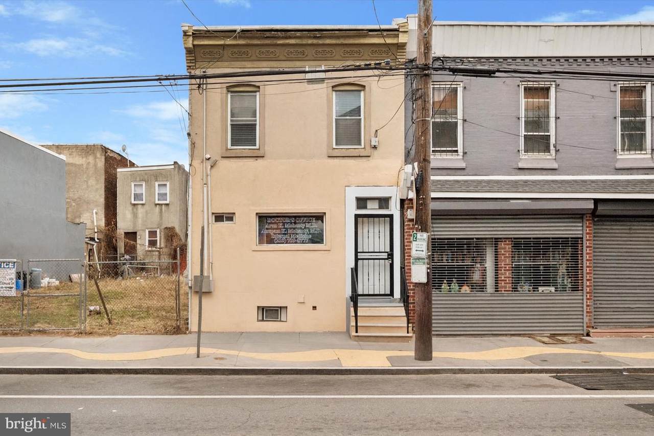 2724 5TH Street - Photo 1