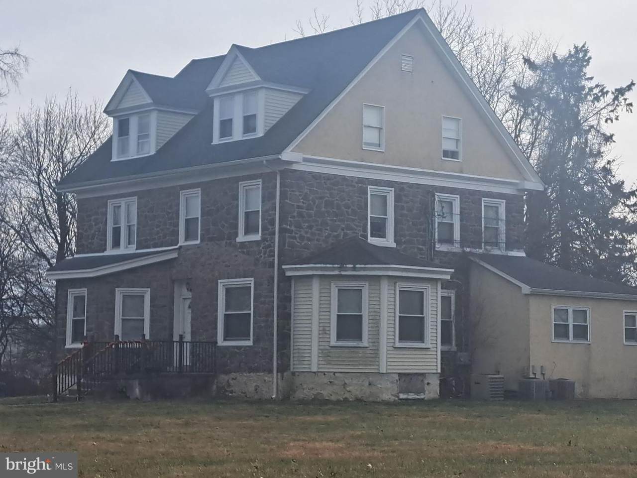 165 Moreland Avenue - Photo 1