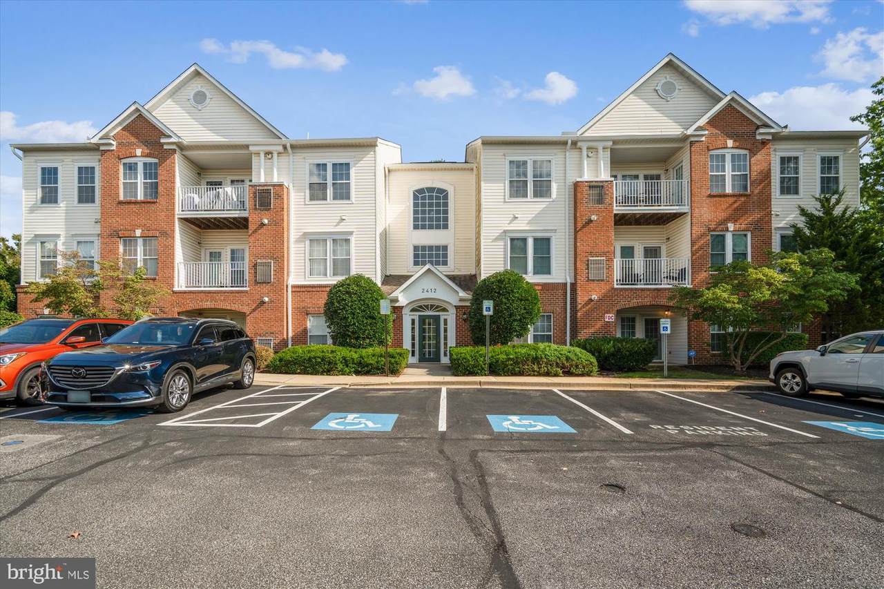 2412 Chestnut Terrace Court - Photo 1