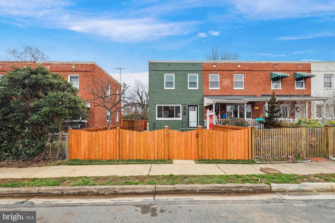 537 Duncan Avenue - Photo 1