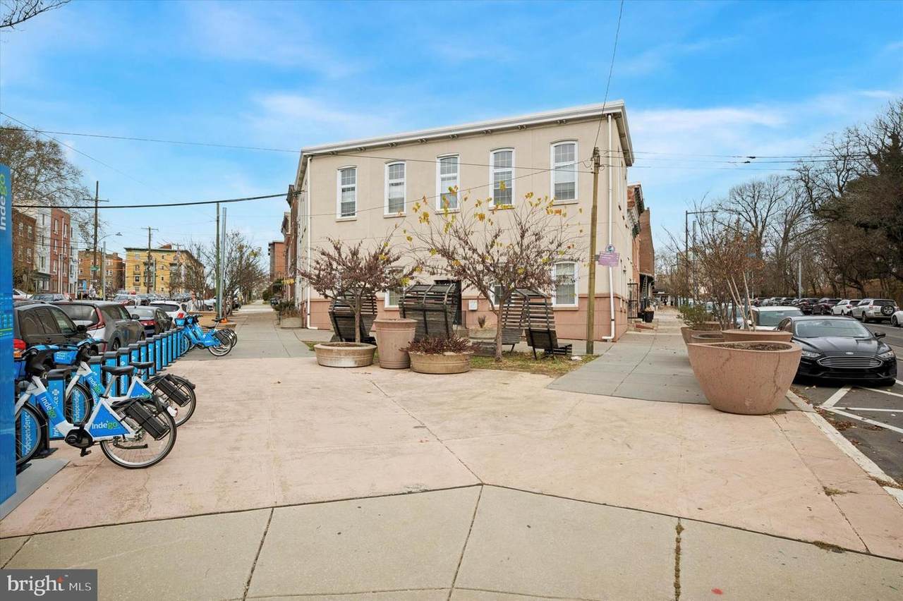 4147 Woodland Avenue - Photo 1