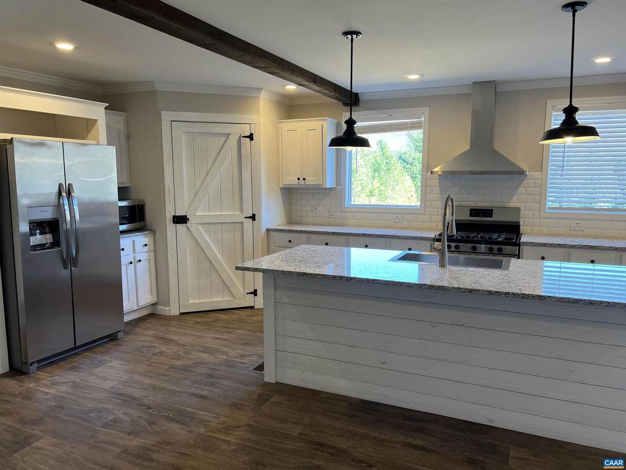 3123 Scottsville Rd - Photo 1