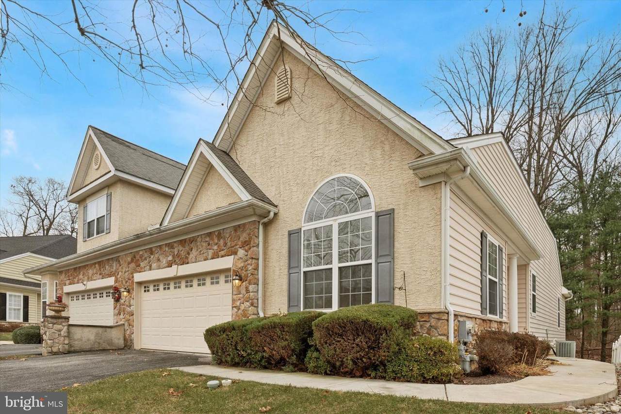 550 Hodgson Circle - Photo 1