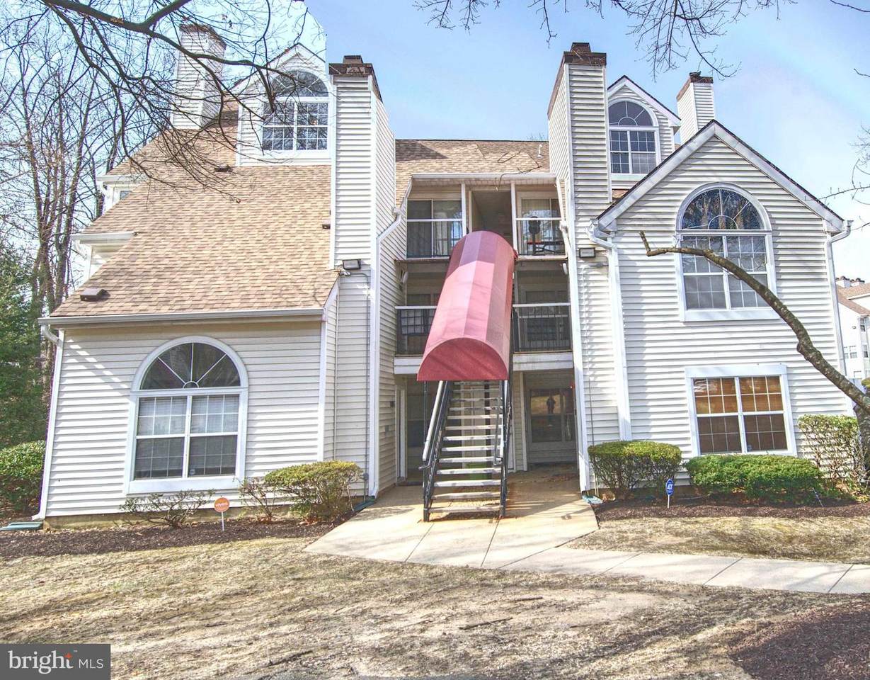 1007 Fallcrest Court - Photo 1