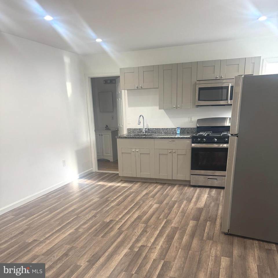 609 Brunswick Avenue - Photo 1