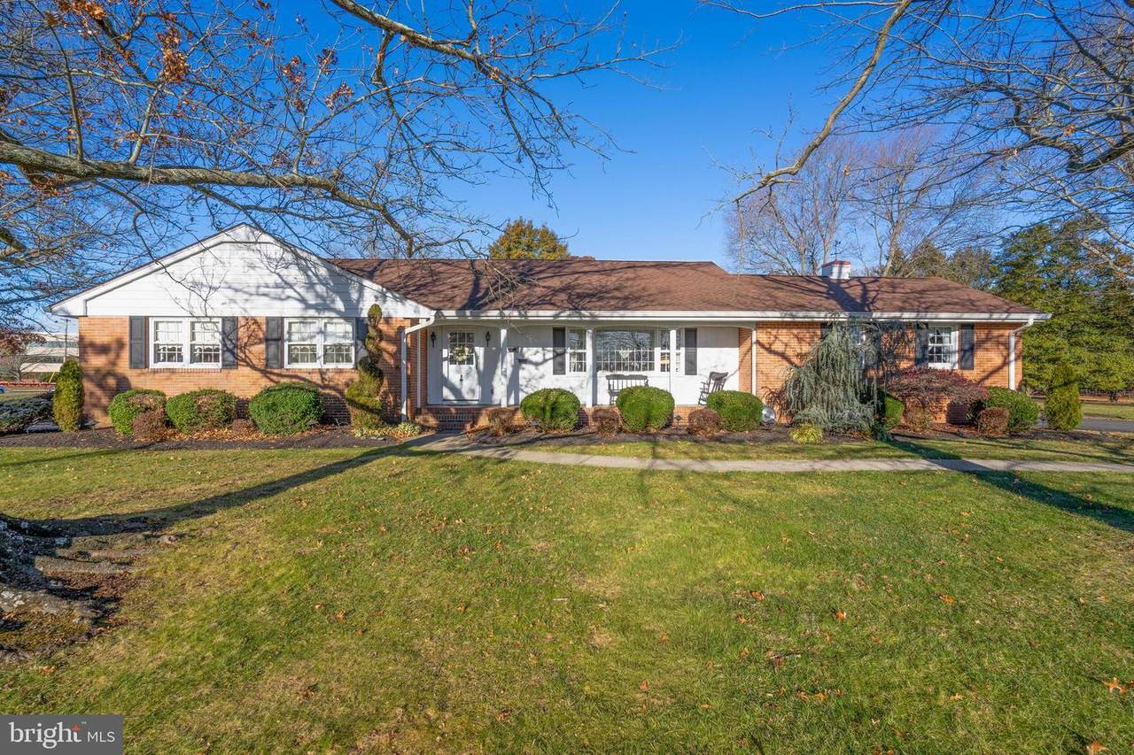 19 Middle Road - Photo 1