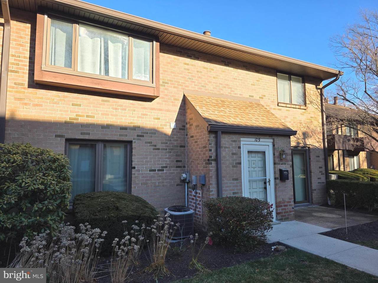 109 Village Chatham - Photo 1