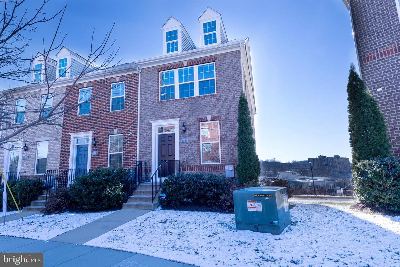 1111 Trenton Place - Photo 1