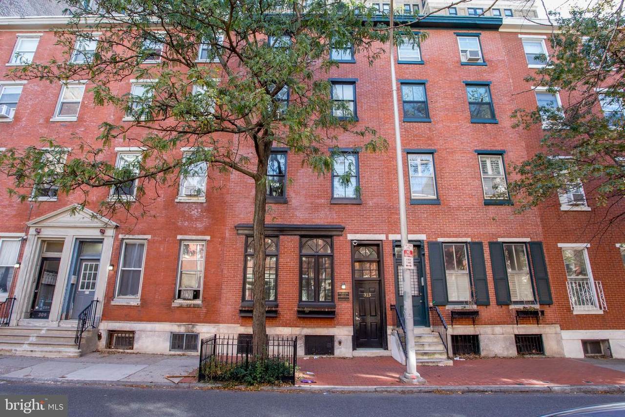 313 16TH Street - Photo 1