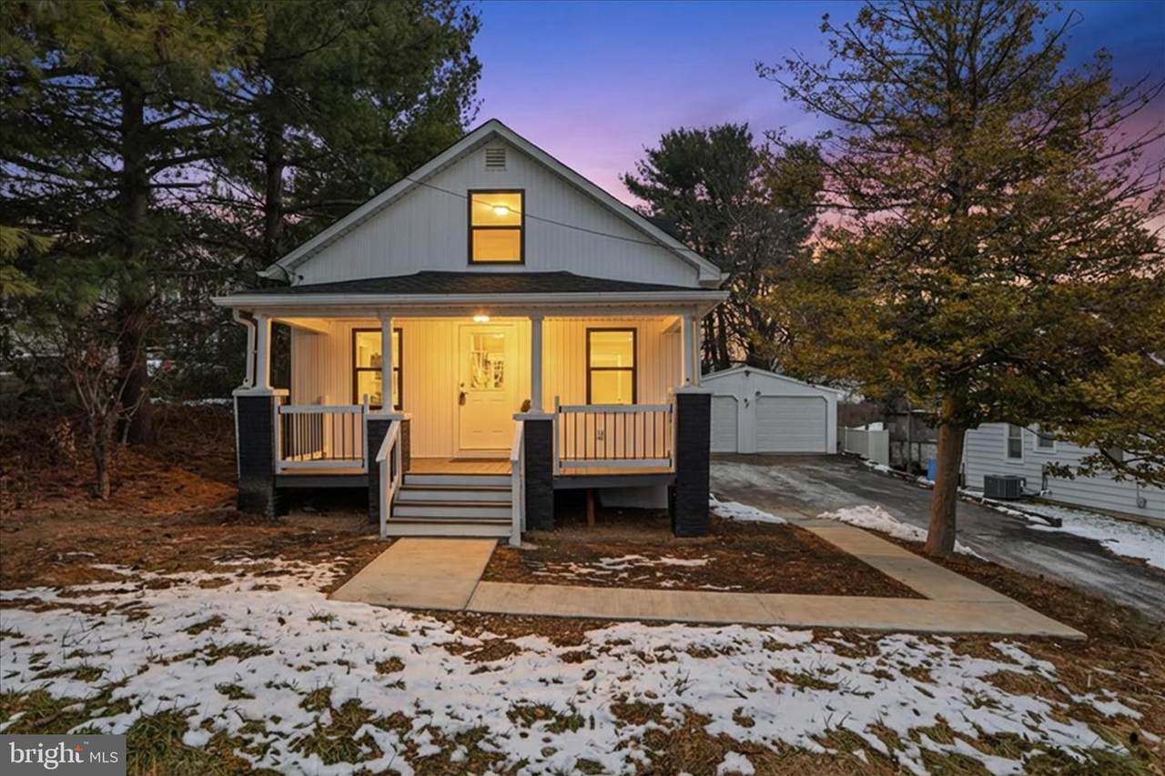 32 Sullivan Avenue - Photo 1