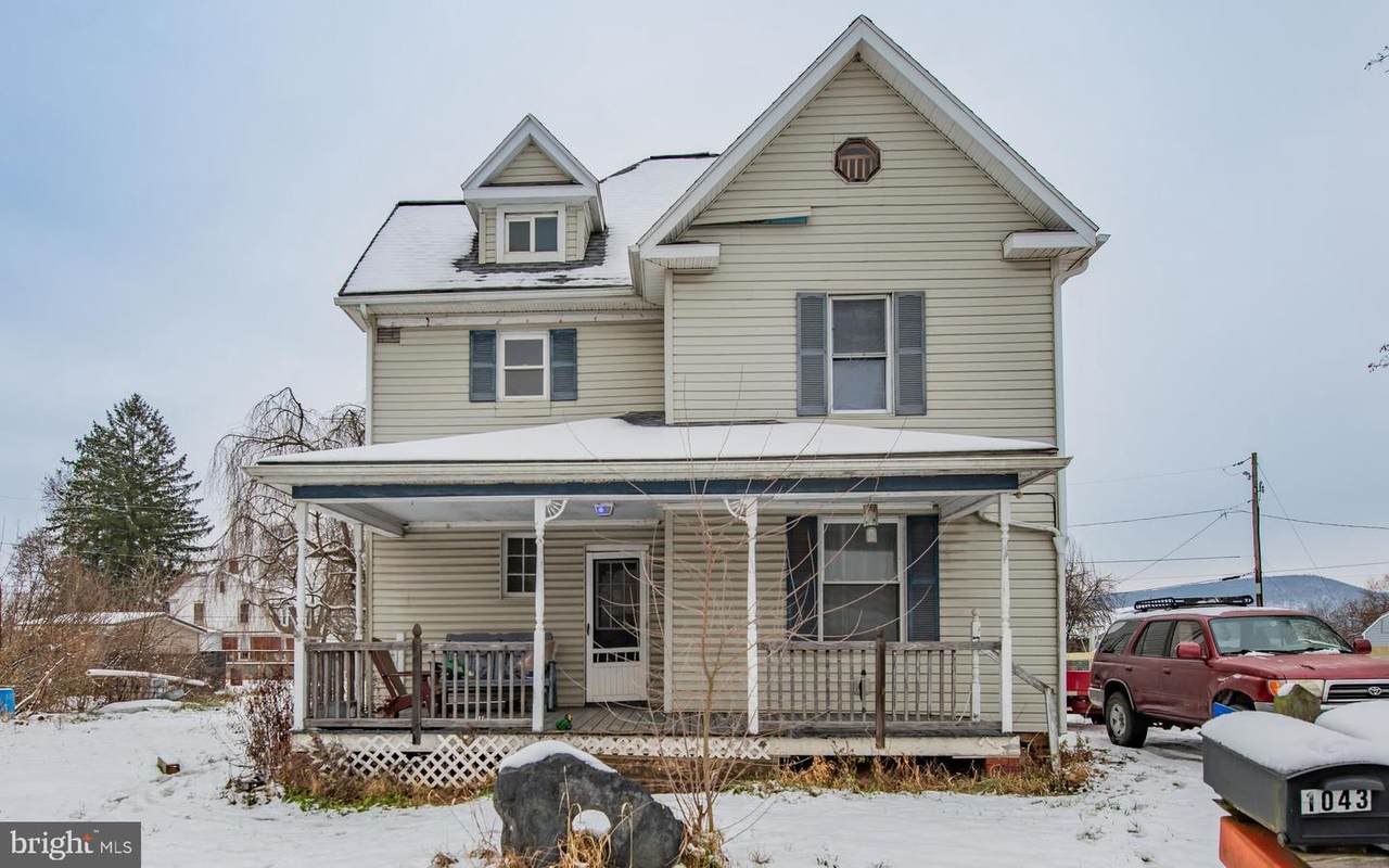 1043 Charles Street - Photo 1