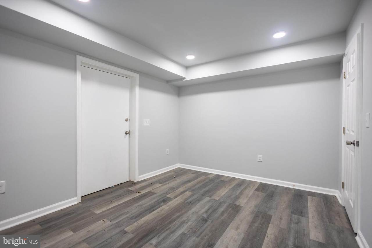 https://bt-photos.global.ssl.fastly.net/brightmls/1280_boomver_1_804365438904-2.jpg