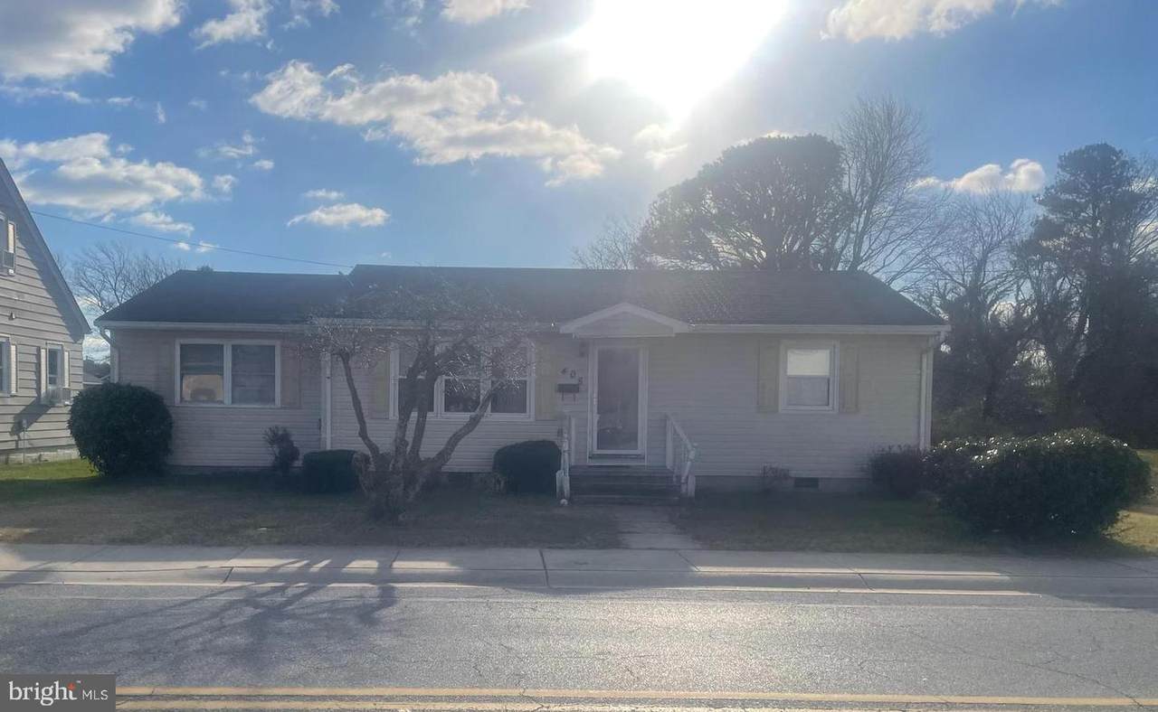 408 Flower Street - Photo 1