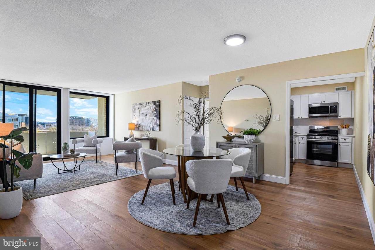 300 M Street - Photo 1