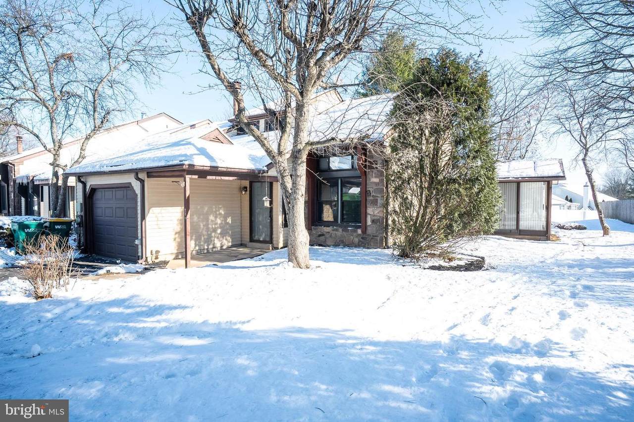 220 Stoneybrook Court - Photo 1