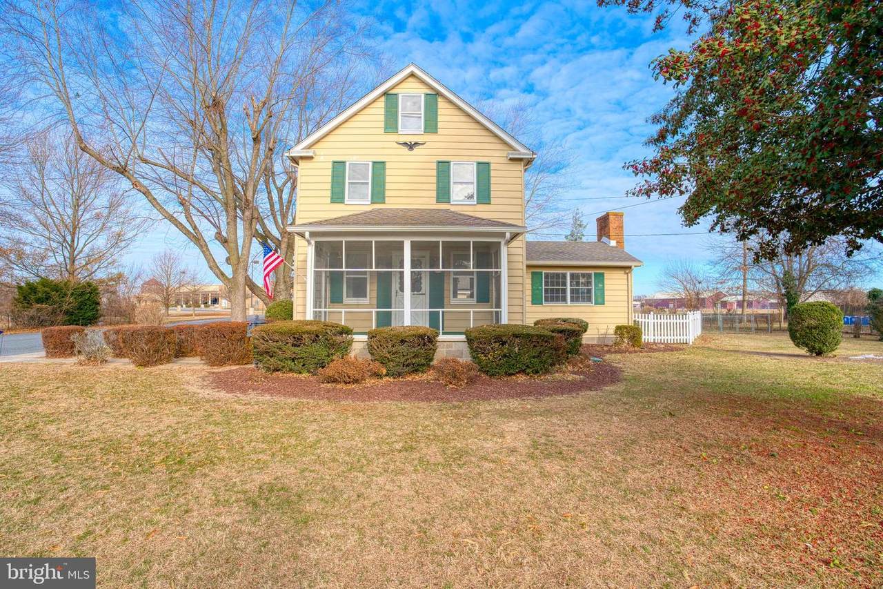 301 10TH Street - Photo 1