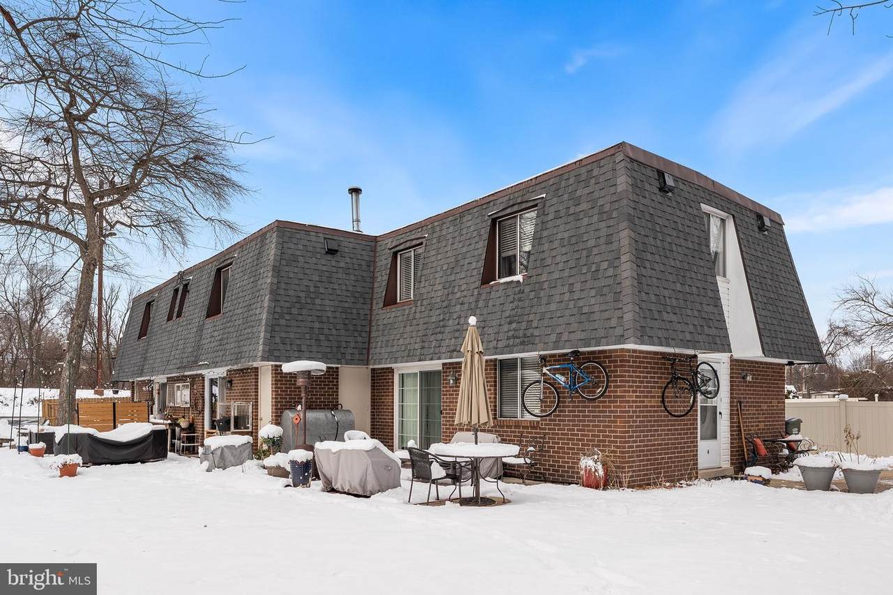 1237 Greeley Avenue - Photo 1