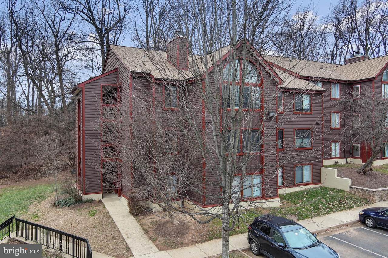 2806 Lee Oaks Place - Photo 1