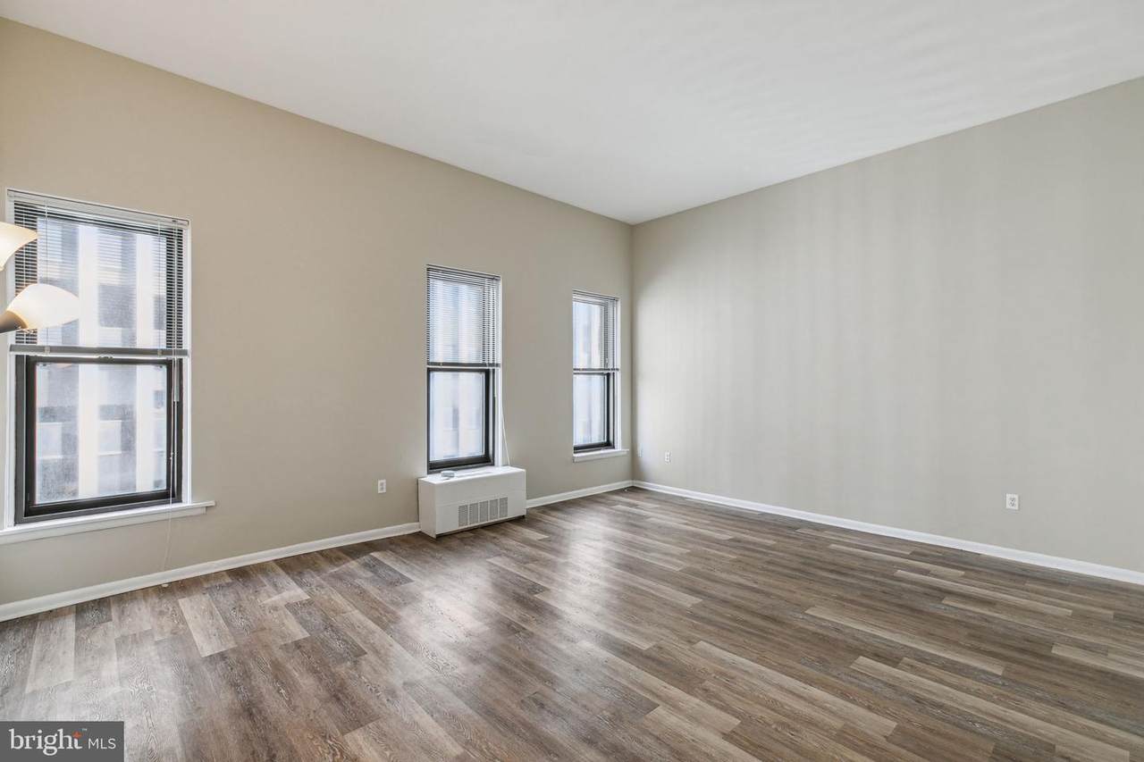 135 19TH Street - Photo 1