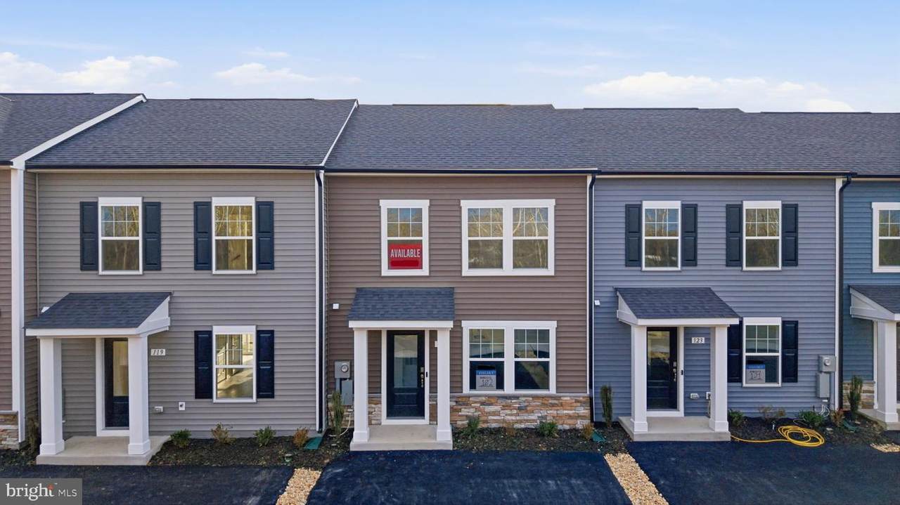 121 Courthouse Drive - Photo 1