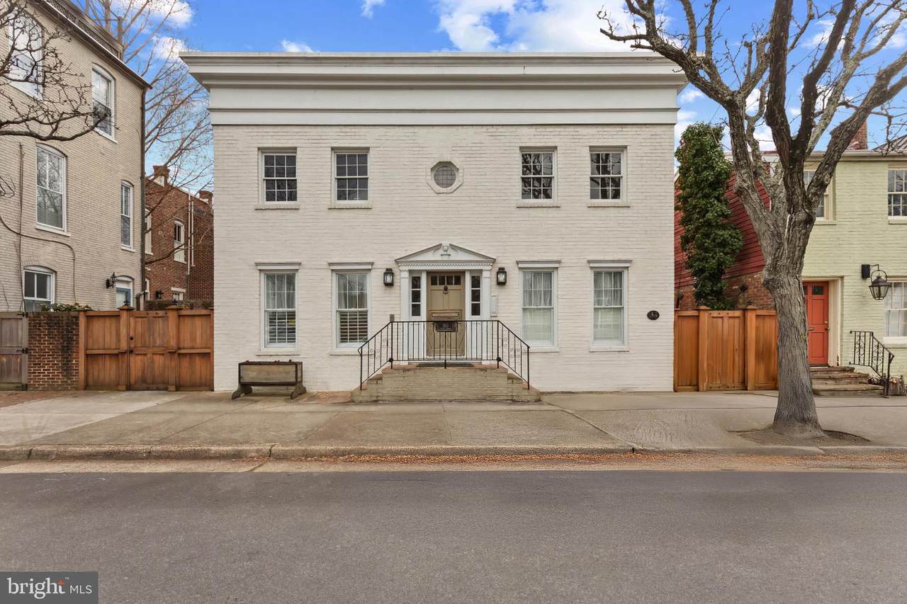 810 Queen Street - Photo 1