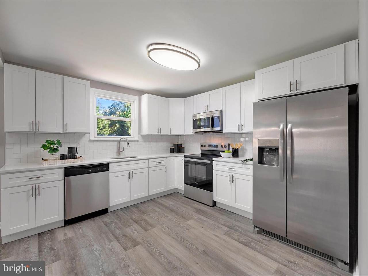 325 Beach Avenue - Photo 1