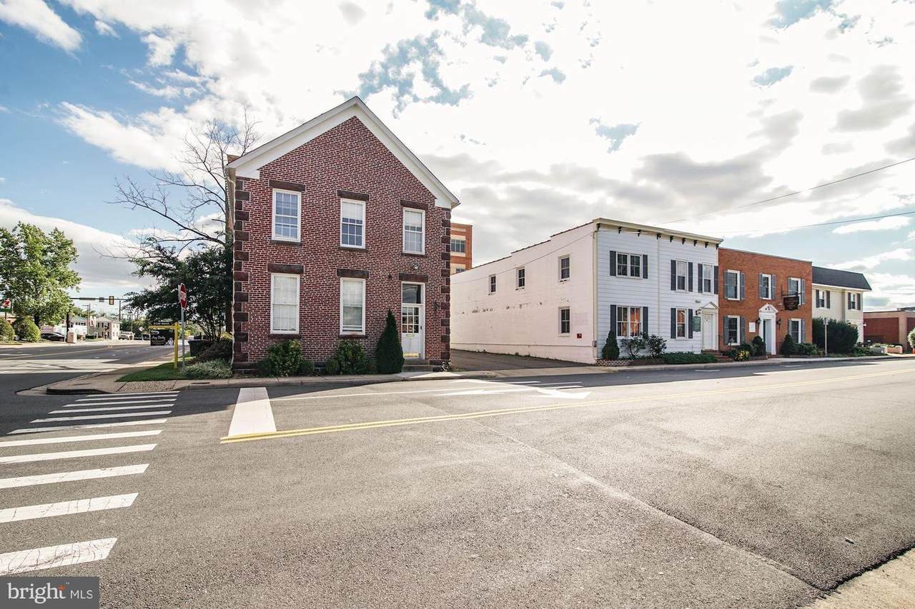 9251 Lee Avenue - Photo 1