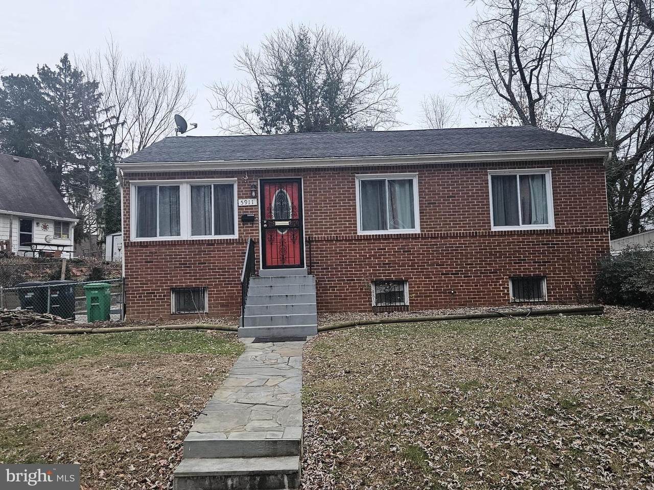 5911 Mustang Drive - Photo 1