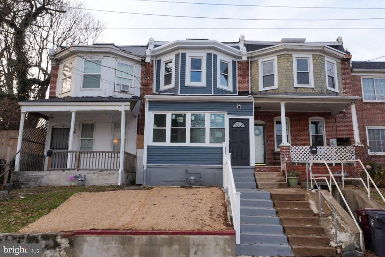 2103 Locust Street - Photo 1